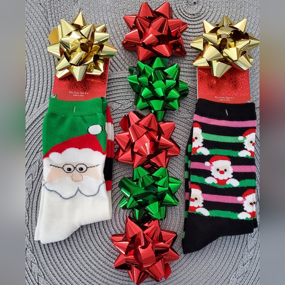 🎄NWT Christmas Socks‎ - Set of 2
